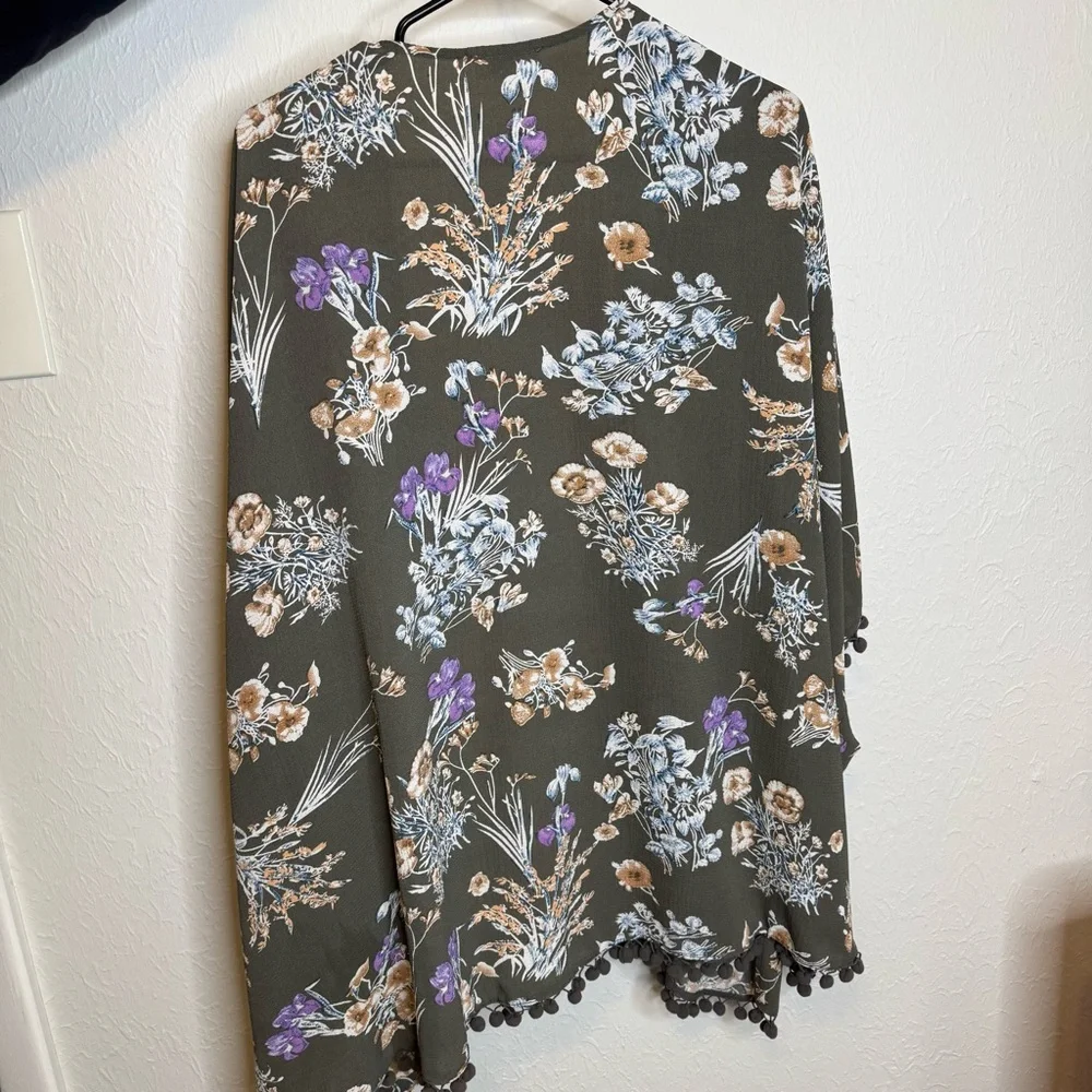 UMGEE Grey Boho Floral Kimono Pom Pom Cottagecore | Size M/L - Picture 5 of 6